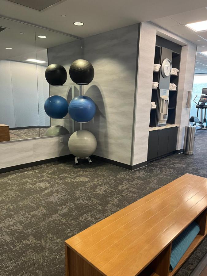 Fairfield Inn & Suites By Marriott Стонтон Экстерьер фото