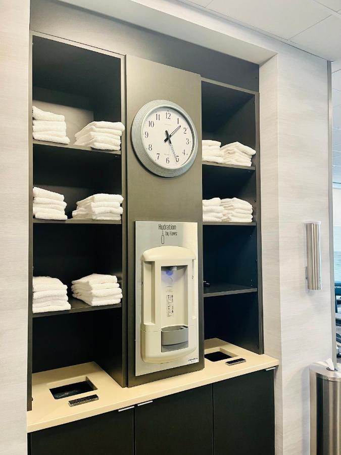 Fairfield Inn & Suites By Marriott Стонтон Экстерьер фото